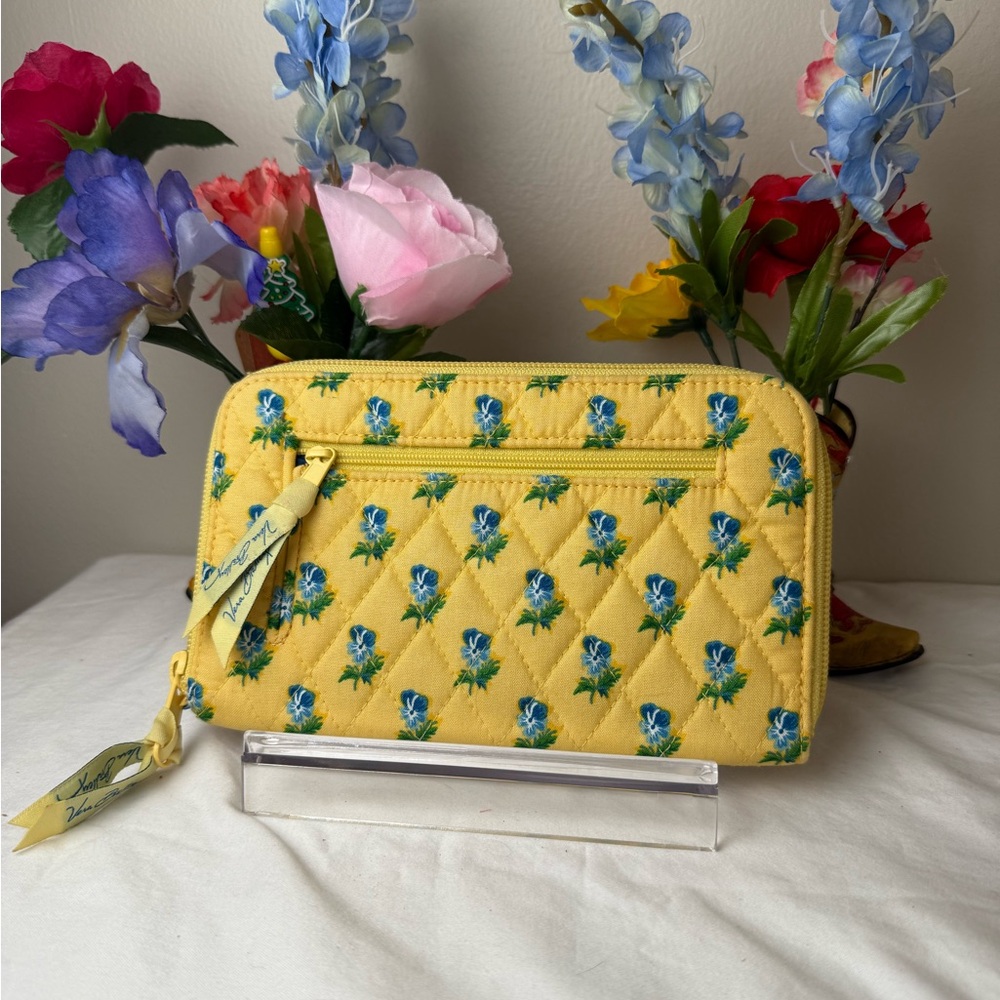 NWOT Vintage Vera Bradley Katherine Zip Around Wallet – Retired Floral Pattern